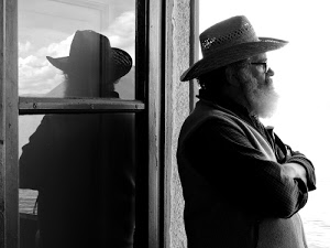 cappello, riflesso, barba, uomo, occhiali, vetro, finestra, bianconero, ritratto, conserte, vecchio, paglia, porta, anziano, braccia
