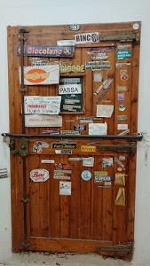 legno, adesivi, serratura, porta, lucchetto, portone, numero, pubblicità, cartelli, chiavistello, barra, etichette, marrone, cerniere, ferro, sbarre, scritte, sbarra