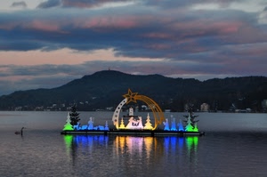 presepe, acqua, lago, riflesso, natale, colori, montagne, cometa, luci, natività