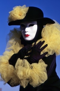 guanti, cappello, nero, maschera, rosso, giallo, bianco, azzurro, carnevale, mani, donna, rossetto, tulle, cielo