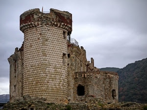 torre, castello, rudere, finestre, cielo, nuvole, rovine, rocca, pietre, ruderi, montagna, montagne